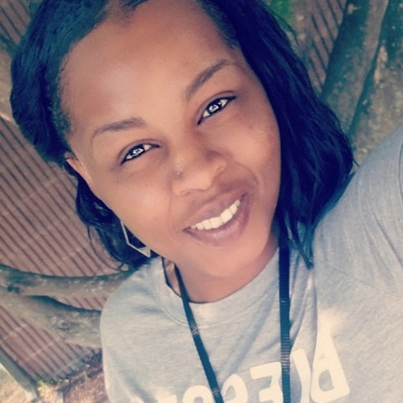 Meet your Posher, Andrea - Picture 3 of 3